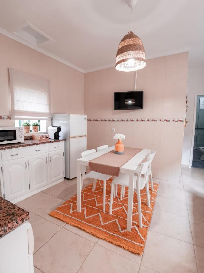 Cantinho Da Praia Apartments Nazaré Eksteriør billede
